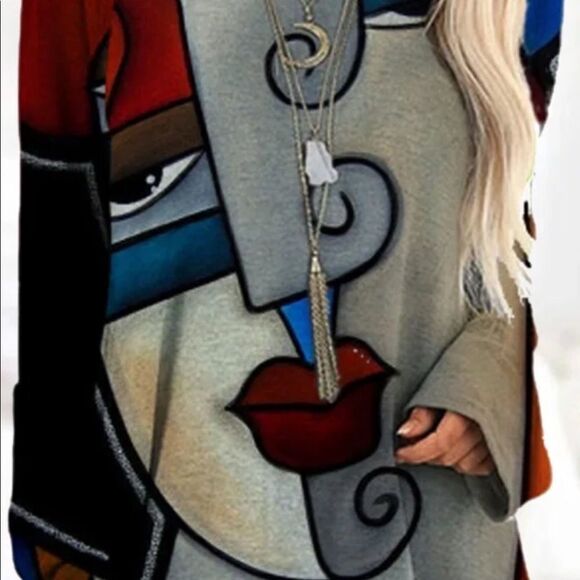 💥💥NWT Abstract long sleeve top. - Picture 2 of 5